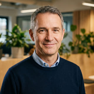 James Mitchell, aufgeführt als Chief Executive Officer bei Hell Wertthal, auf einem Profilbild